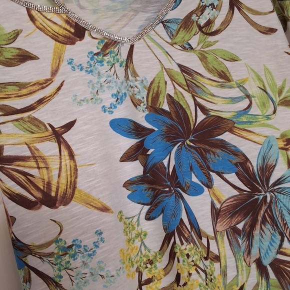 Thomas & Olivia, Large, NWOT Rhinestone Open Shoulder Flowered Top - Picture 6 of 6